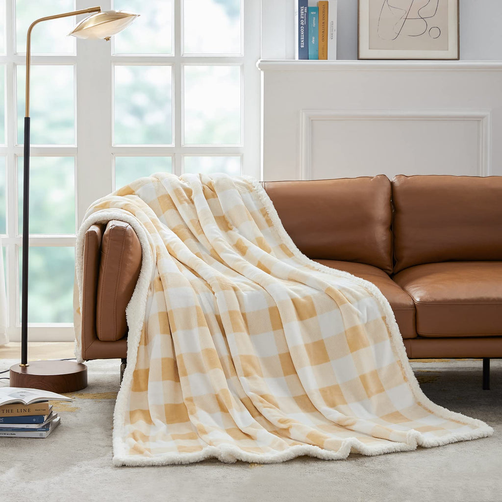 Touchat Halloween Blanket Twin Size 60" X 70"，Fall Autumn Harvest Sherpa Fuzzy Fluffy Soft Cozy Blankets, Fleece Flannel Plush Microfiber Throw for Couch Bed Sofa, Halloween Decor (Orange)
