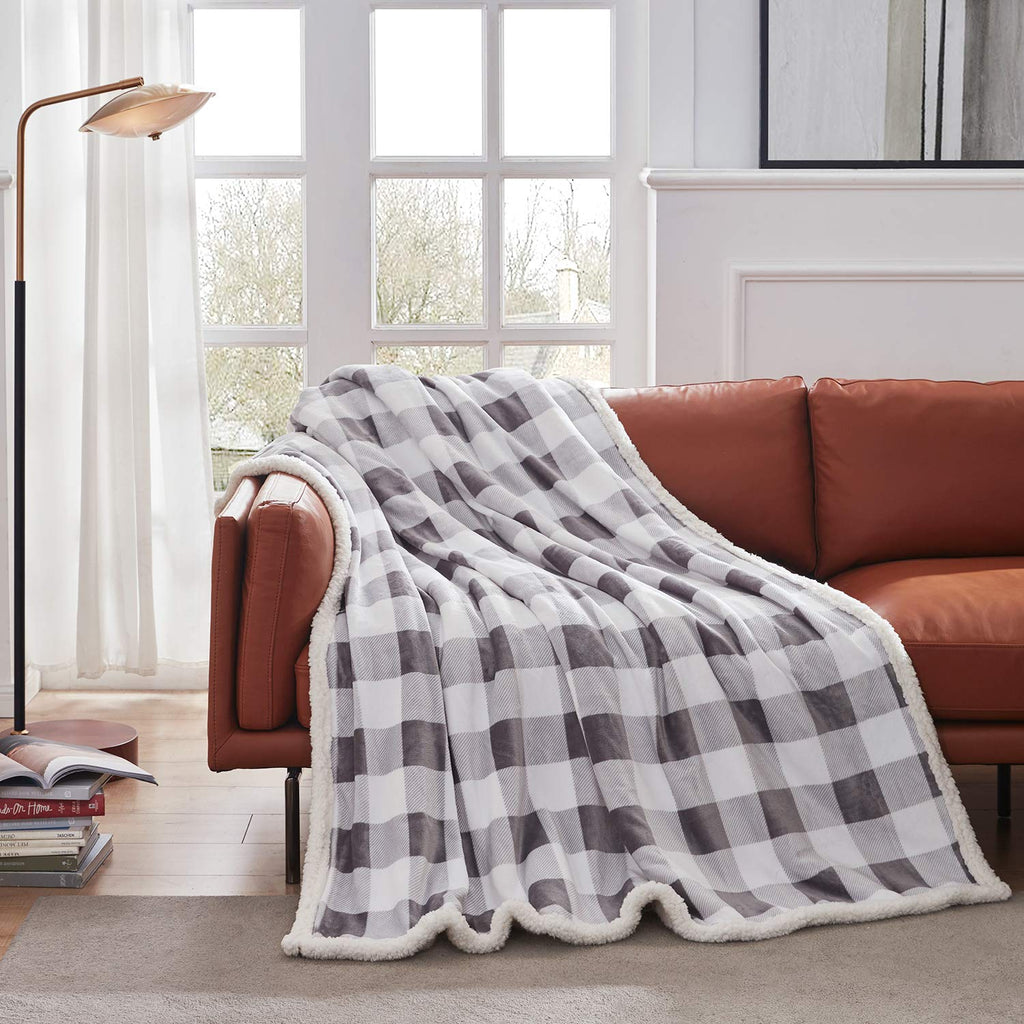 Touchat Halloween Blanket Twin Size 60" X 70"，Fall Autumn Harvest Sherpa Fuzzy Fluffy Soft Cozy Blankets, Fleece Flannel Plush Microfiber Throw for Couch Bed Sofa, Halloween Decor (Orange)