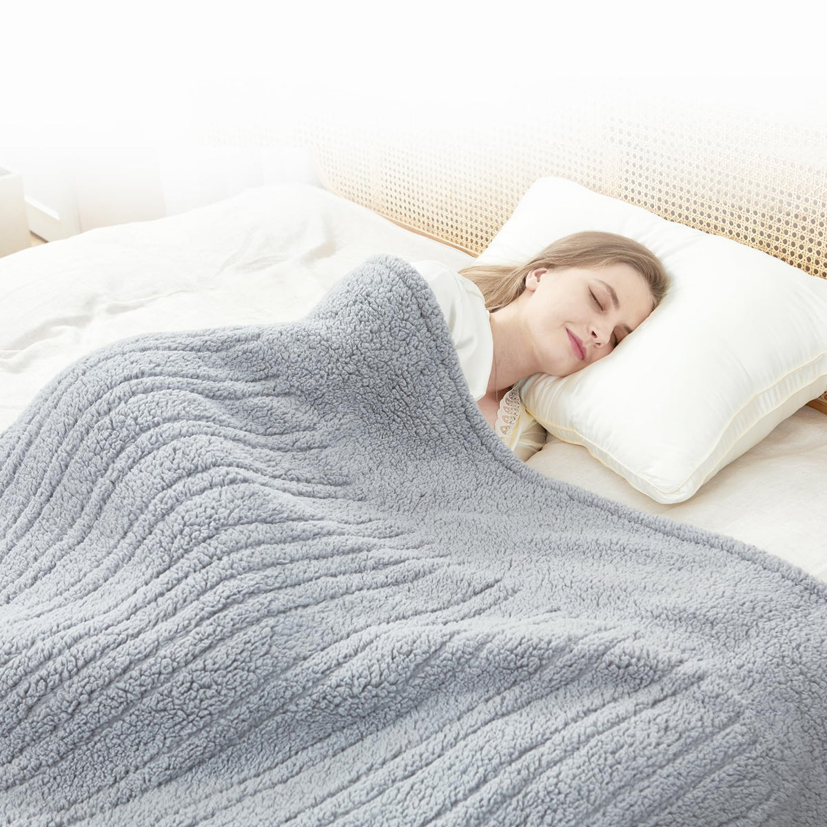 SNUGSUN Heated Blanket Throw Size, Soft and Cozy Electric Heating Blanket for Bed, Automatic Safety System 6 Heating Levels & 4 Hours Auto-Off Gift for Grandma,50" x 60" London Grey