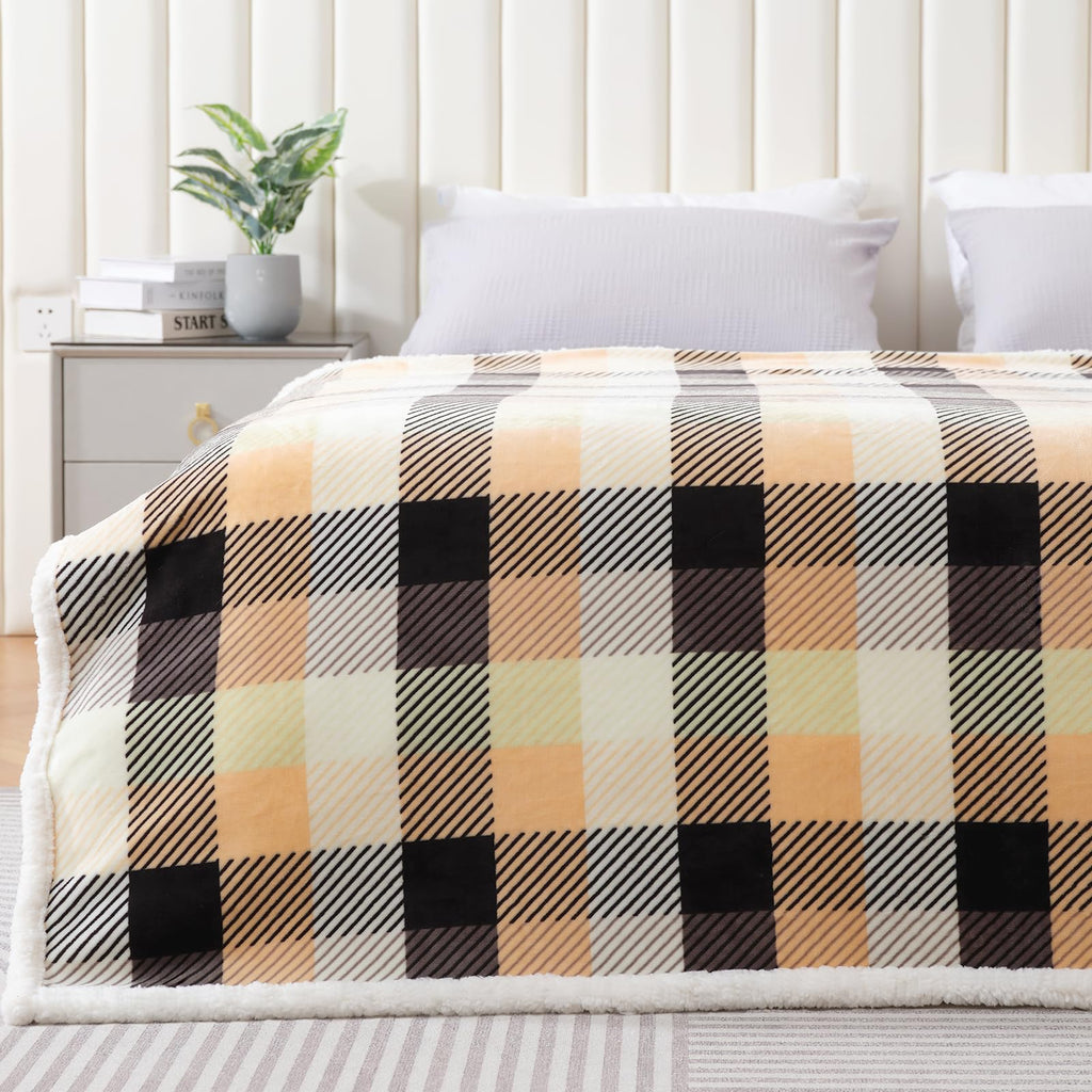 Touchat Halloween Blanket Twin Size 60" X 70"，Fall Autumn Harvest Sherpa Fuzzy Fluffy Soft Cozy Blankets, Fleece Flannel Plush Microfiber Throw for Couch Bed Sofa, Halloween Decor (Orange)