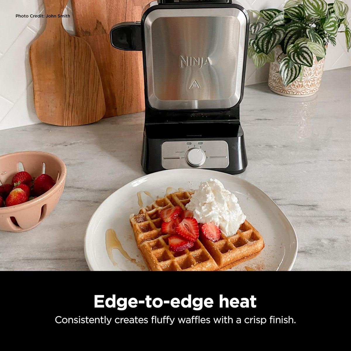 Ninja Belgian Waffle Maker Pro, 5 Shade Settings, Black/Silver, BW1001